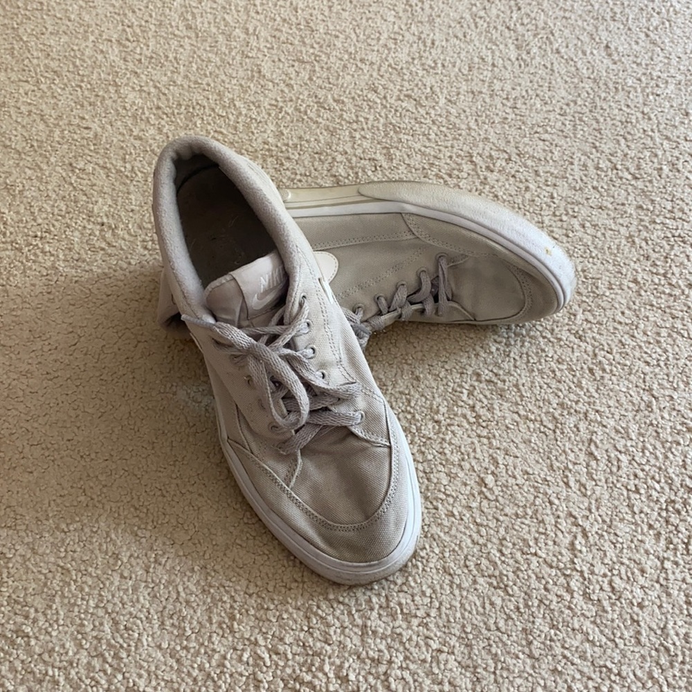 Nike Canvas Sneakers